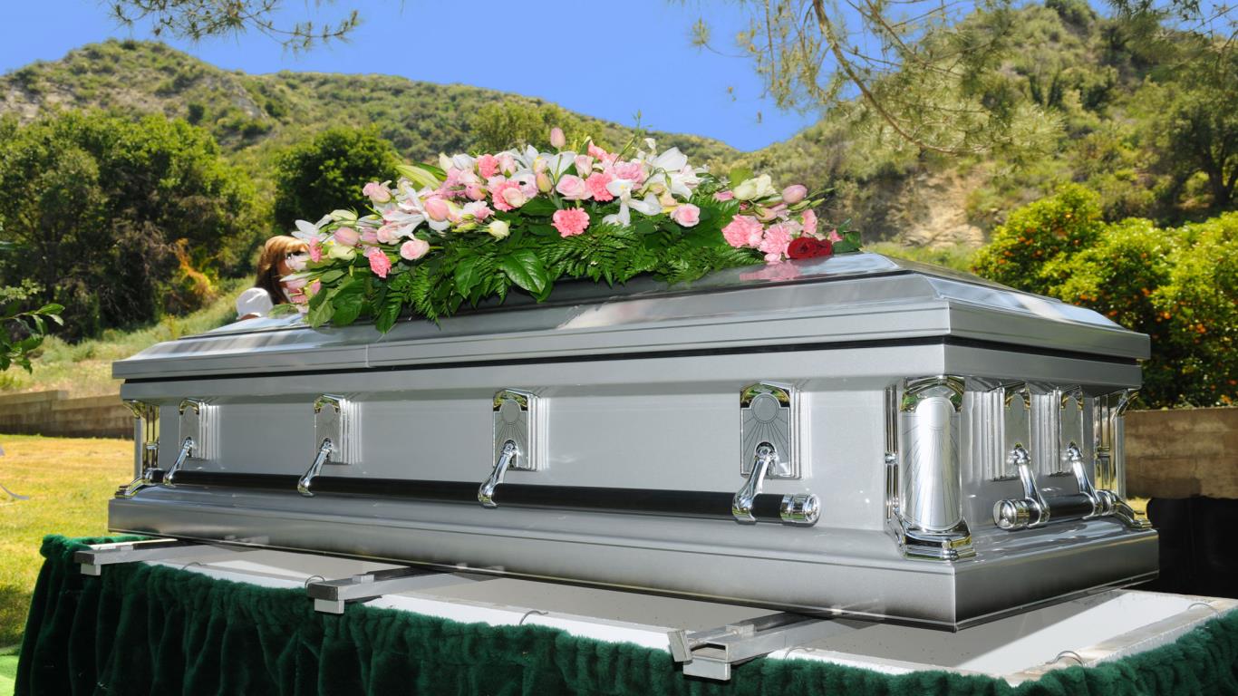 Costly sealed or solid metal caskets won't preserve the body 